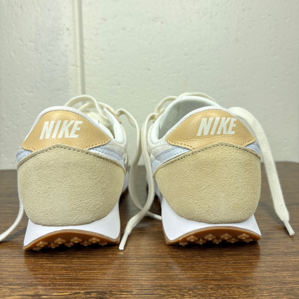 Nike Daybreak Suede Floral Embroidered Fabric Sneakers Size 5.5 Beige White - Picture 5 of 10